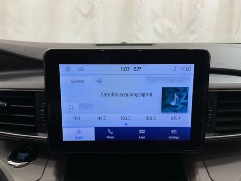Used 2023 Ford Explorer XLT w/ Equipment Group 202A AWD/4WD image 18