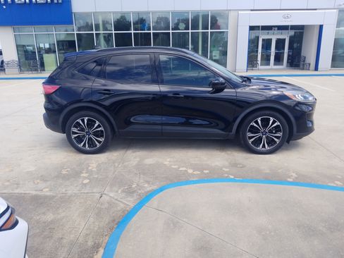 Used 2021 Ford Escape SE w/ SE Sport Appearance Package FWD image 8