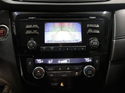 Used 2017 Nissan Rogue SV w/ Midnight Edition Package image 27