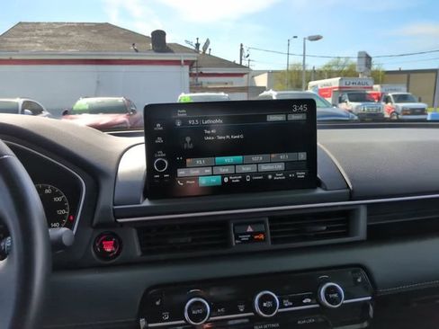 Used 2025 Honda Pilot EX-L image 27