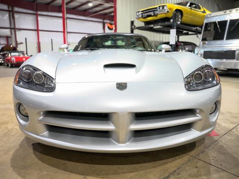 Used 2004 Dodge Viper SRT-10 image 25