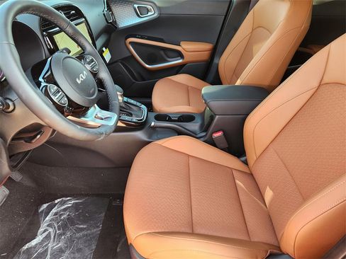 New 2025 Kia Soul EX image 9