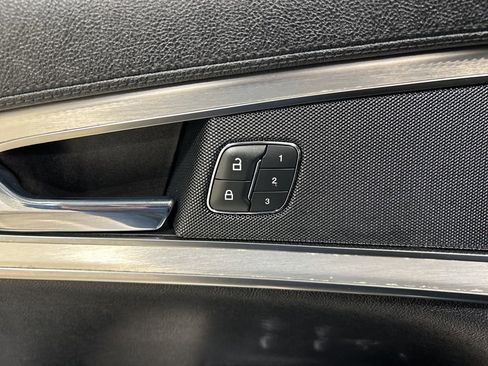 Used 2020 Lincoln Nautilus Standard w/ Equipment Group 101A image 14