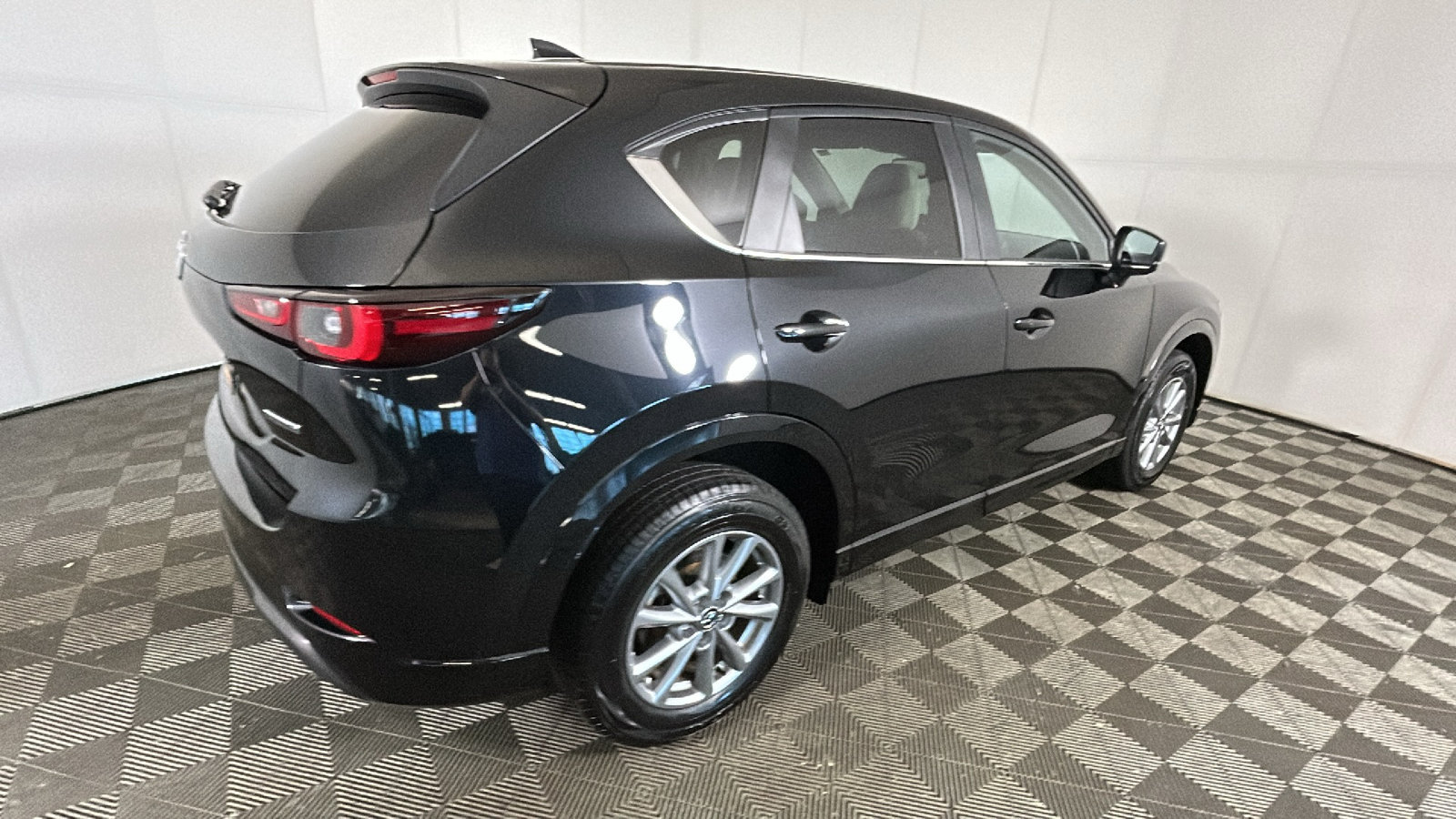 Used 2025 MAZDA CX-5 AWD 2.5 S w/ Preferred Package image 3