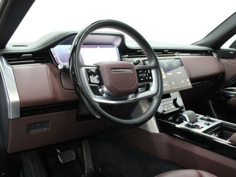 Used 2023 Land Rover Range Rover SE image 6