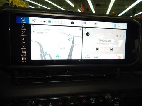 Used 2024 Jeep Wrangler Unlimited Sahara w/ Technology Group image 32