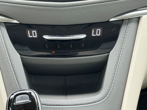Used 2022 Cadillac XT5 Premium Luxury FWD image 22