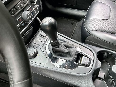 Used 2023 Jeep Cherokee Altitude Lux AWD/4WD image 15
