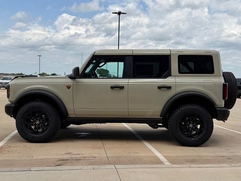 New 2026 Ford Bronco Badlands AWD/4WD image 3