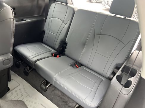 Used 2021 Buick Enclave Premium w/ Sun and Sites Package image 32