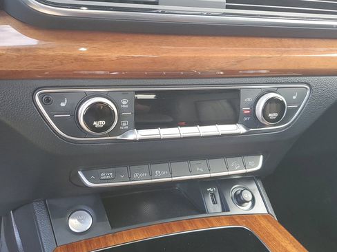 Certified 2023 Audi Q5 2.0T Premium w/ Convenience Package image 29