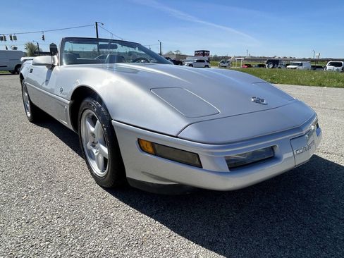 Used 1996 Chevrolet Corvette Convertible image 4