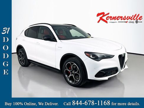 Used 2024 Alfa Romeo Stelvio Veloce image 1