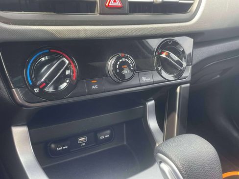 Used 2024 Kia Seltos LX AWD/4WD image 28