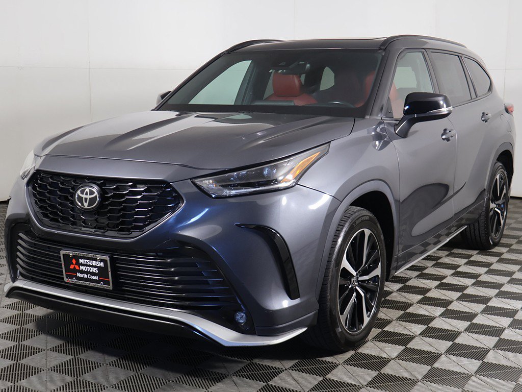 Used 2021 Toyota Highlander XSE AWD/4WD image 9