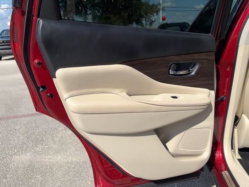 Used 2019 Nissan Murano Platinum w/ Cargo Package FWD image 28