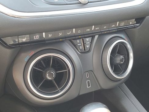 Certified 2019 Chevrolet Blazer LT FWD image 16