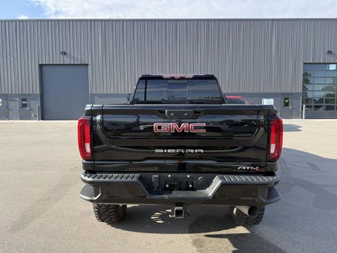 Used 2021 GMC Sierra 2500 AT4 w/ AT4 Premium Plus Package AWD/4WD image 4