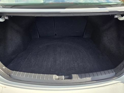 Used 2017 Hyundai Elantra SE FWD image 45