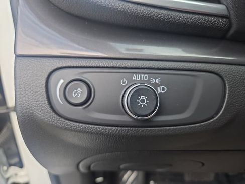 Used 2021 Buick Encore Preferred FWD image 18