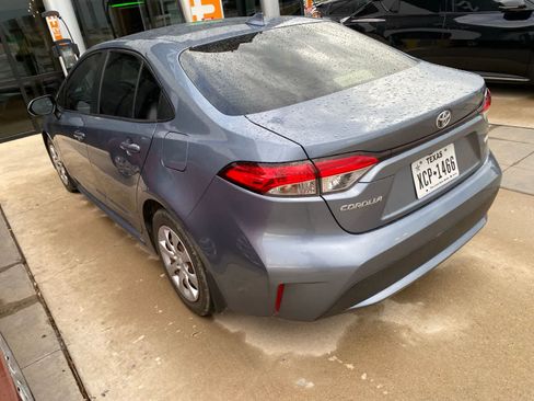Used 2021 Toyota Corolla LE FWD image 5