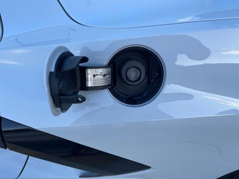 Used 2024 Chevrolet Corvette Stingray Preferred Conv w/ Z51 Performance Package image 21