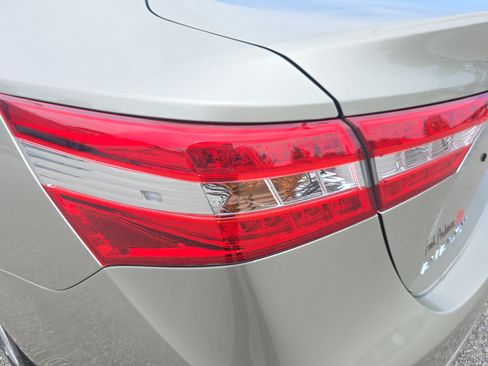 Used 2014 Toyota Avalon XLE Touring FWD image 32
