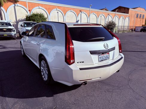 Used 2010 Cadillac CTS Luxury image 6