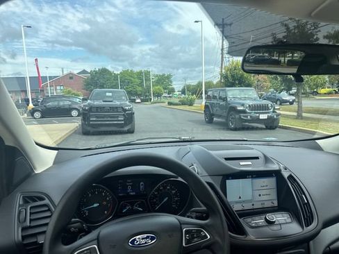 Used 2017 Ford Escape SE w/ Equipment Group 201A AWD/4WD image 15