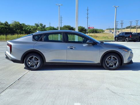 Used 2025 Kia K4 FWD image 10