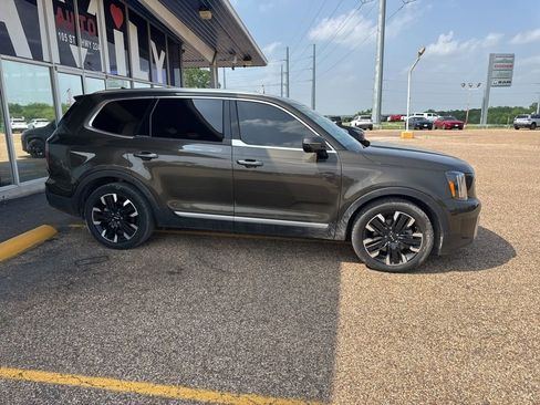 Used 2023 Kia Telluride SX Prestige AWD/4WD image 2