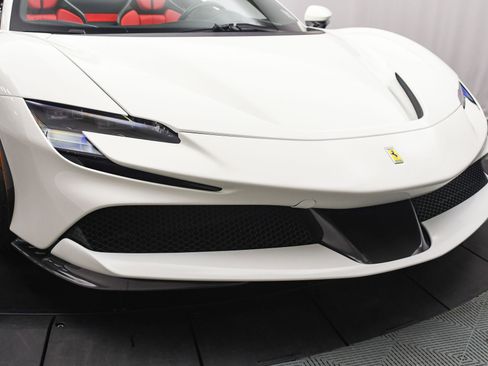 Used 2022 Ferrari SF90 Spider image 24