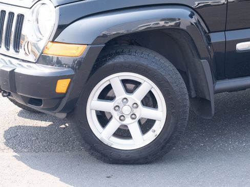 Used 2006 Jeep Liberty Limited AWD/4WD image 8