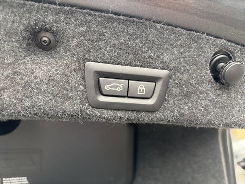 Used 2012 BMW 528i xDrive Sedan AWD/4WD image 10