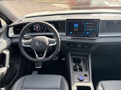 New 2026 Volkswagen Tiguan SE R-Line AWD/4WD image 9