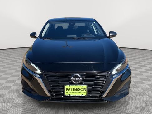 Used 2024 Nissan Altima 2.5 SV image 2