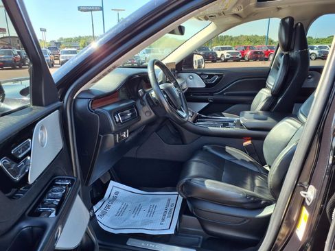 Used 2022 Lincoln Aviator Reserve w/ Equipment Group 201A image 10