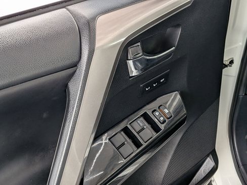 Used 2018 Toyota RAV4 Limited w/ Carpet Mat Package image 9