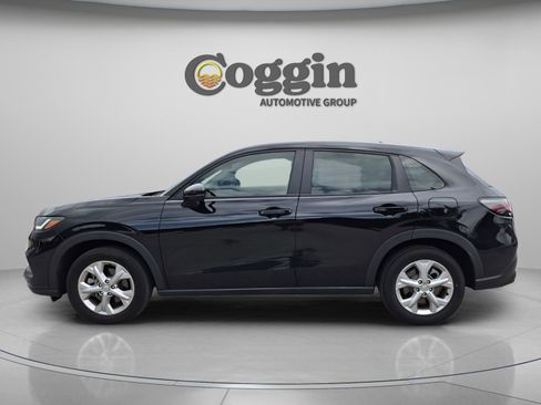 Certified 2023 Honda HR-V LX image 3
