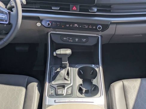 New 2026 Kia Carnival FWD image 18