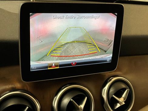 Used 2018 Mercedes-Benz GLA 250 4MATIC image 4