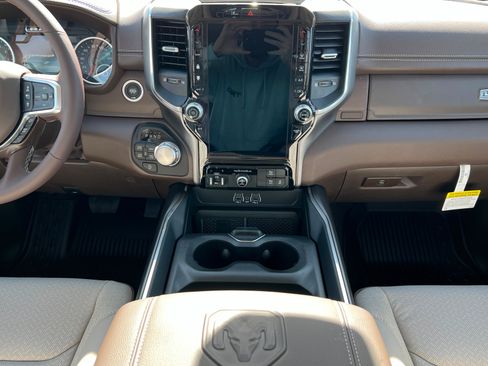 New 2026 RAM 1500 Laramie AWD/4WD image 13