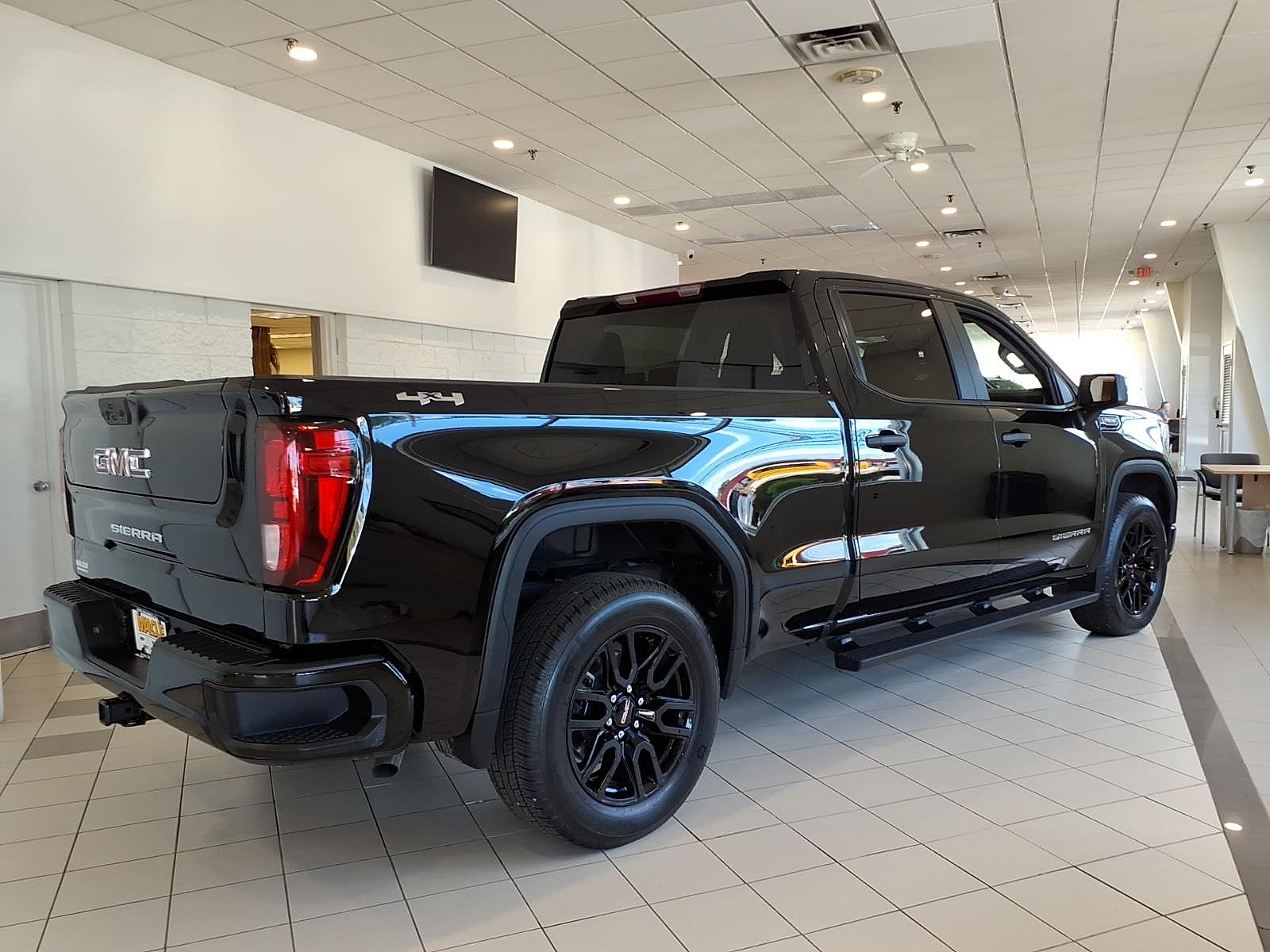 Used 2026 GMC Sierra 1500 Pro w/ Graphite Edition AWD/4WD image 6