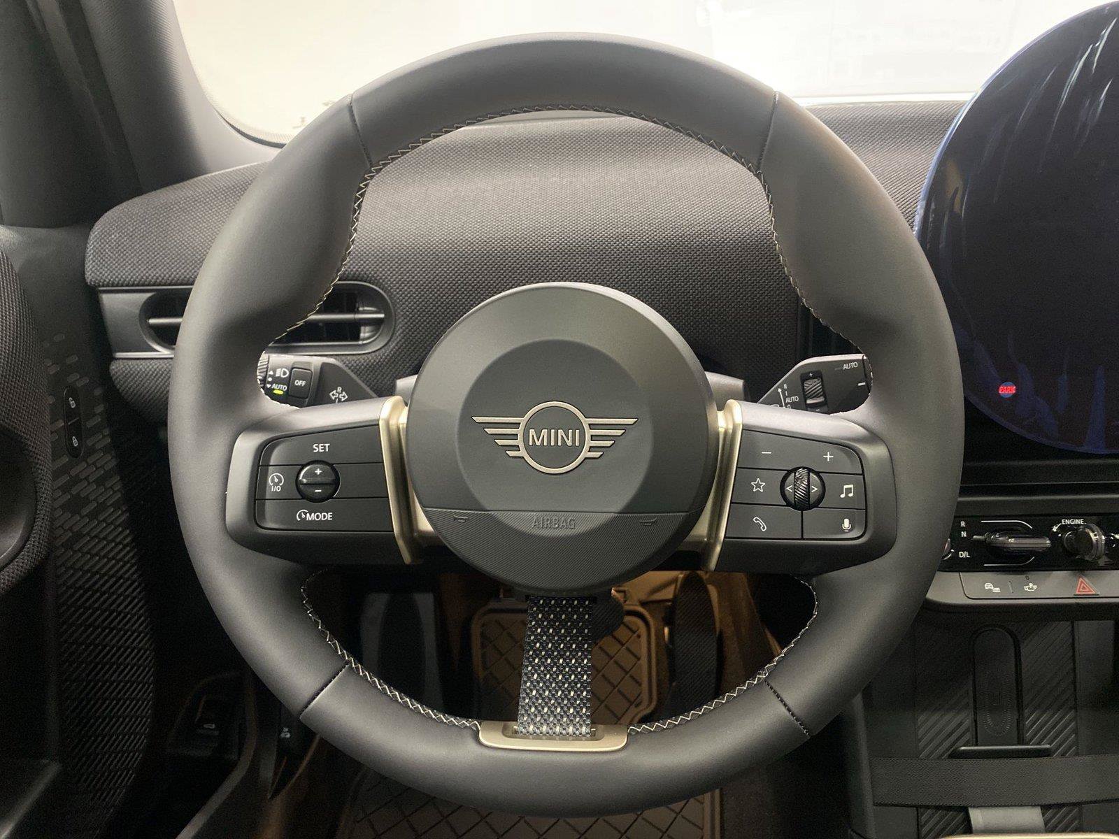 New 2026 MINI Cooper 4-Door Hardtop FWD image 15