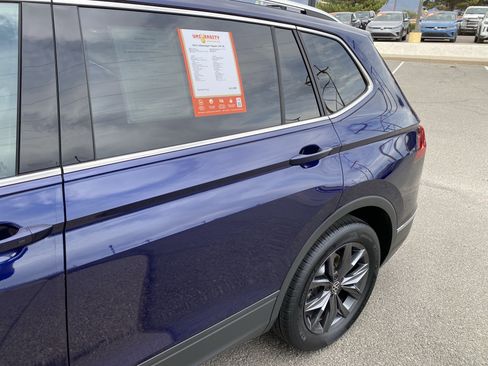Certified 2022 Volkswagen Tiguan SE FWD image 61
