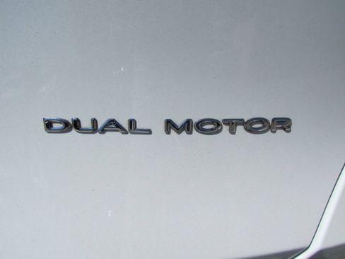 Used 2021 Tesla Model Y Long Range AWD/4WD image 9