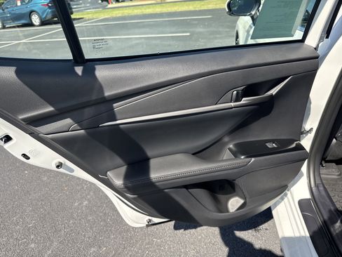 Used 2025 Toyota Camry XLE FWD image 26