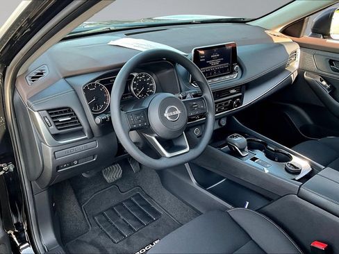 Used 2023 Nissan Rogue S AWD/4WD image 15