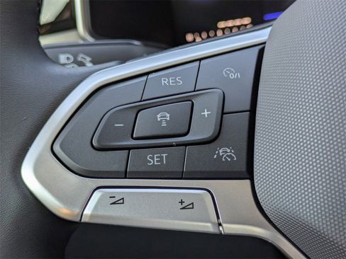 New 2026 Volkswagen Taos SE image 25