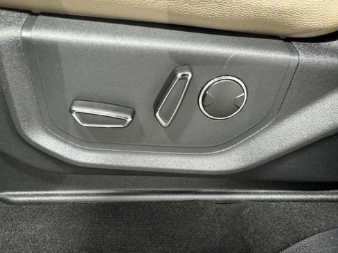 Used 2024 Ford Expedition Max Limited image 30